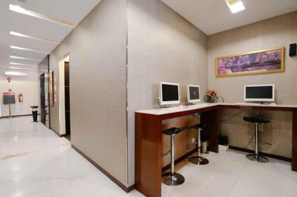 Favor Hotel Makassar City Center By Life Exterior photo