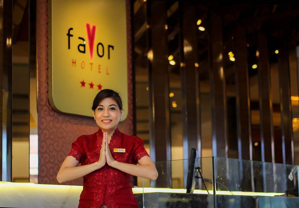 Favor Hotel Makassar City Center By Life Exterior photo